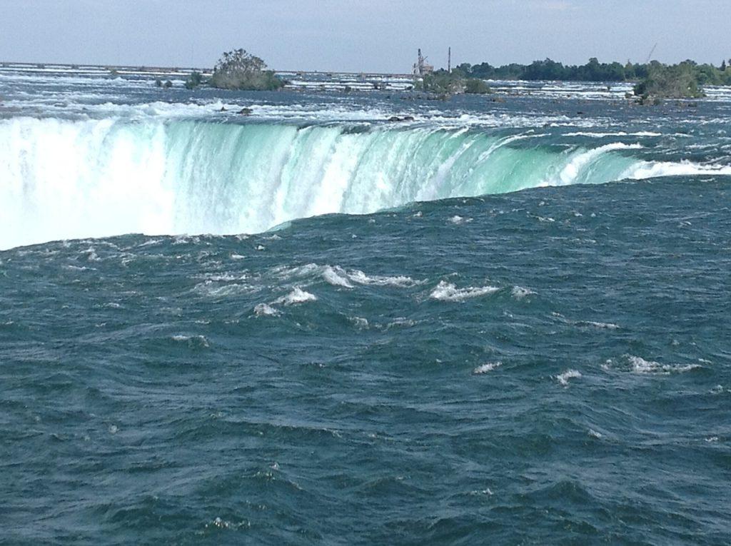 نیاگرا کے پار 12 niagra falls, water fall, water, river, niagra, waterfall, flowing, tourist, scenic, horseshoe, awesome, canada, nature, american, usa, blue waterfall