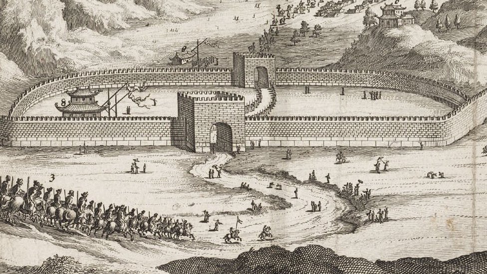 An engraving of people passing through a gate in the Great Wall of China